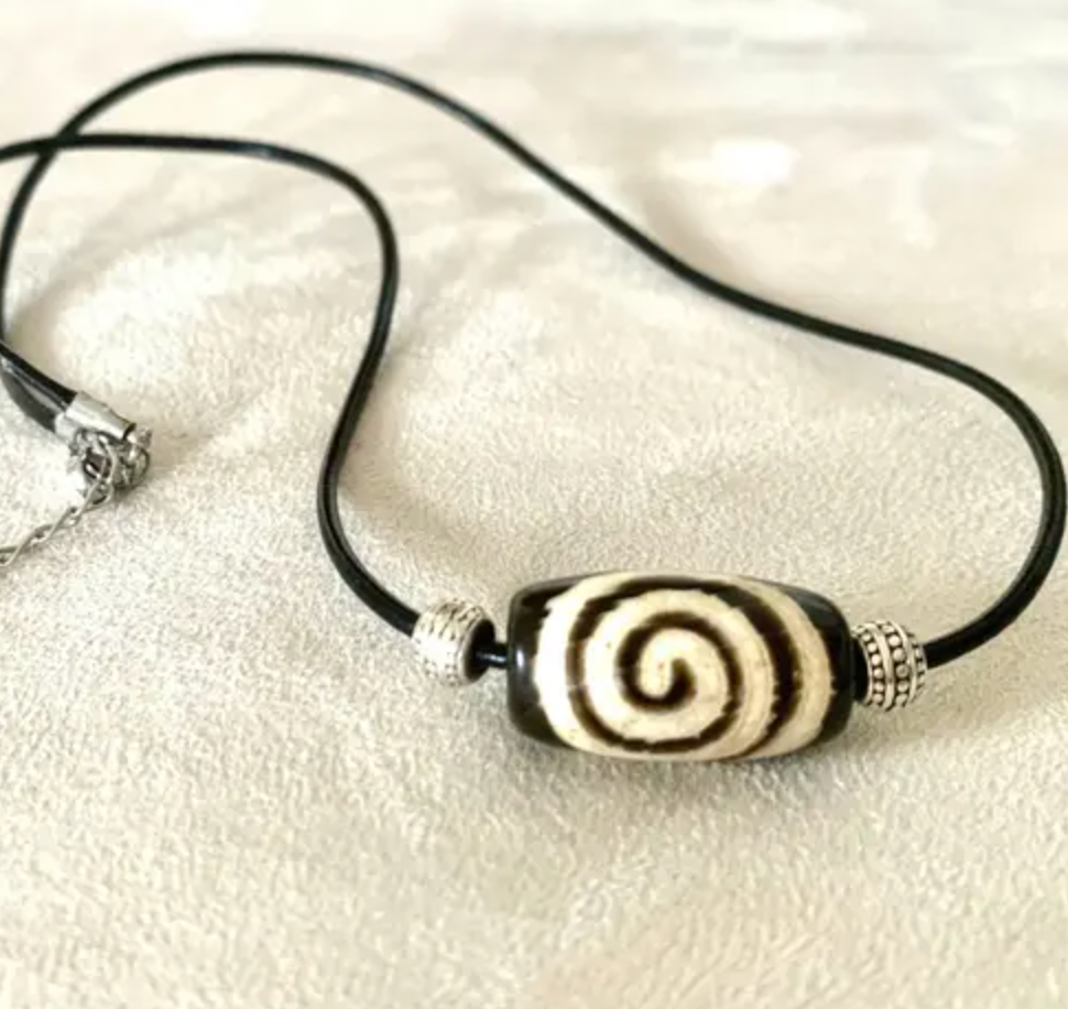 THE DZI'S PROTECTIVE POWER