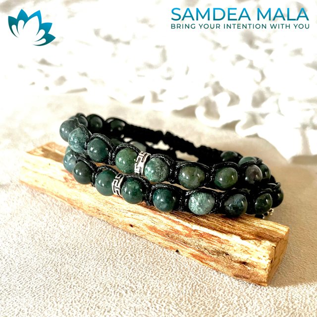 Adjustable spiritual bracelet with waxed cord and traditional knot, Hand-knotted gemstone bracelet for mindful living, abundance and career success. Green Moss Agate Shamballa bracelet.