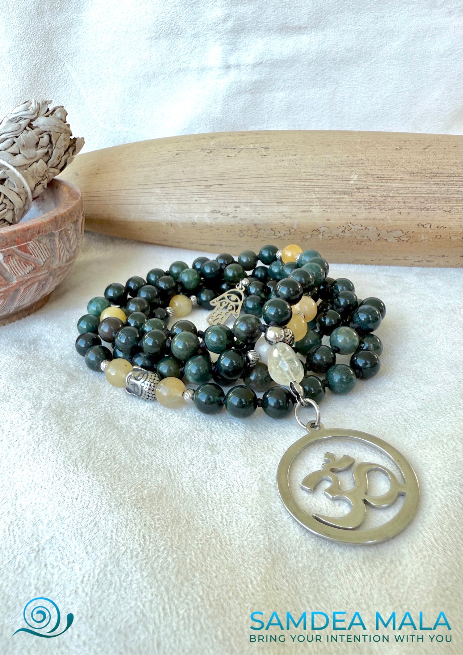 Full green traditional mala necklace with OM pendant – hand knotted with 108 untreated gemstone beads, OM pendant in stainless steel. Samdea Mala