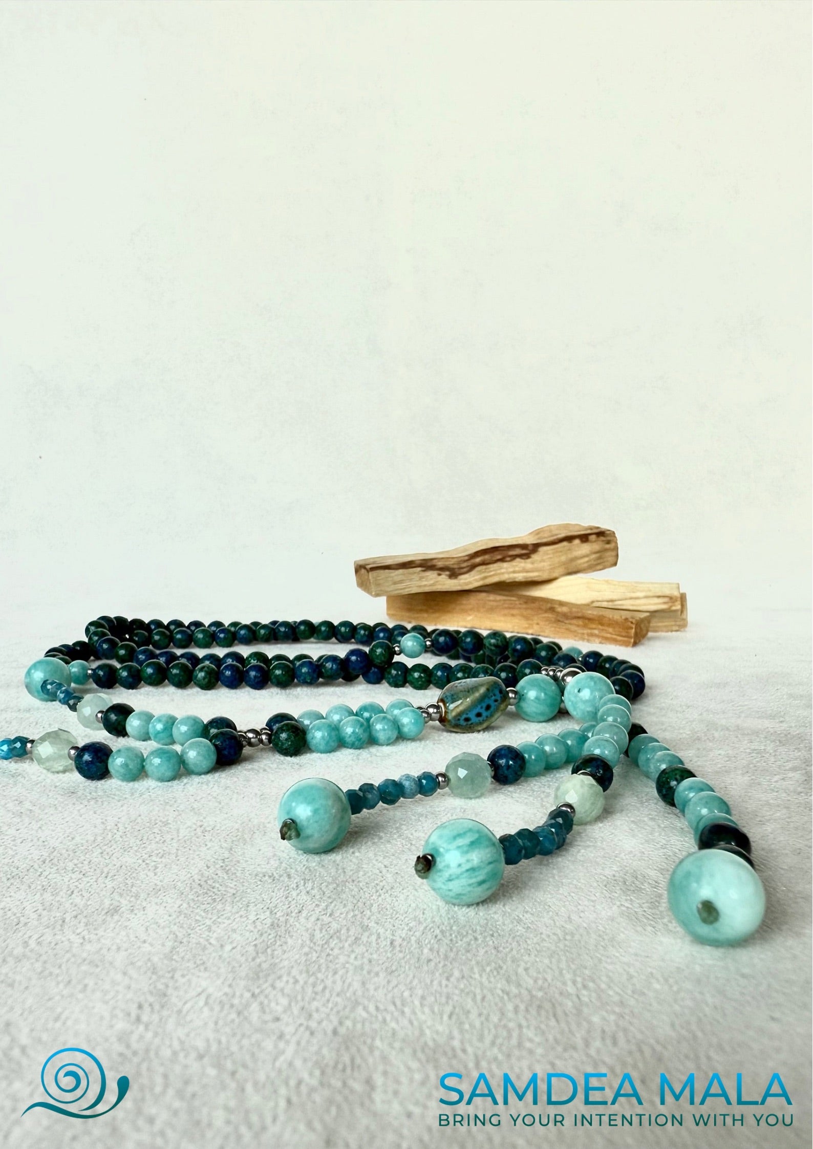 Samdea Juzu prayer beads in chrysocolla, amazonite aquamarine and apatite for emotional clarity. Japanese Buddhist Juzu Nichiren Nam myoho renge kyo. Handmade blue Juzu