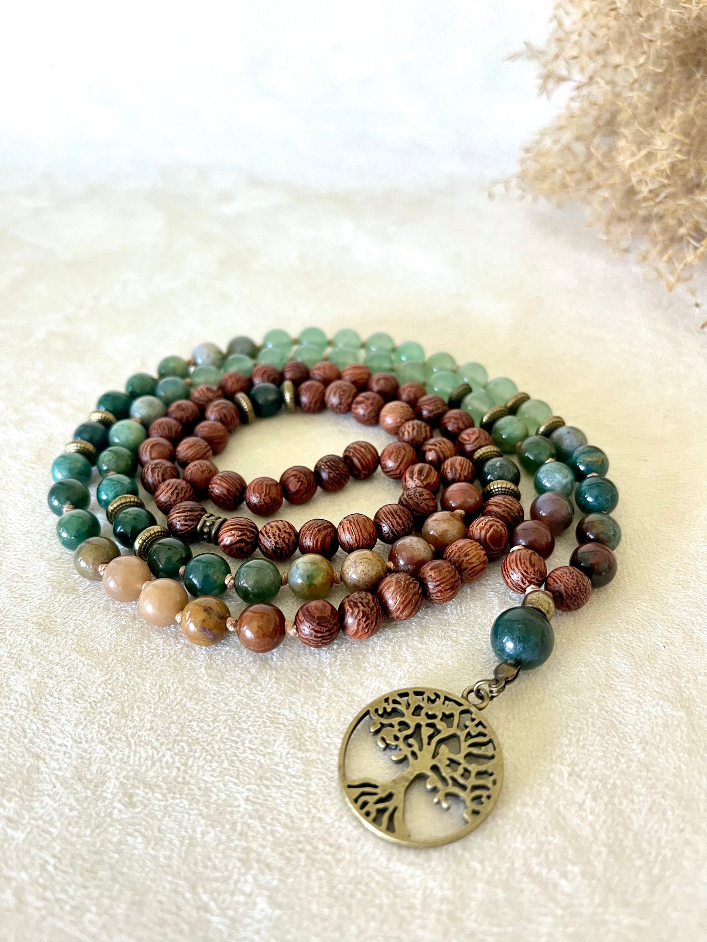 Mala necklace for man in green aventurine, indian agate and dragon wood, finished with a tree of life pendant. Samdea mala