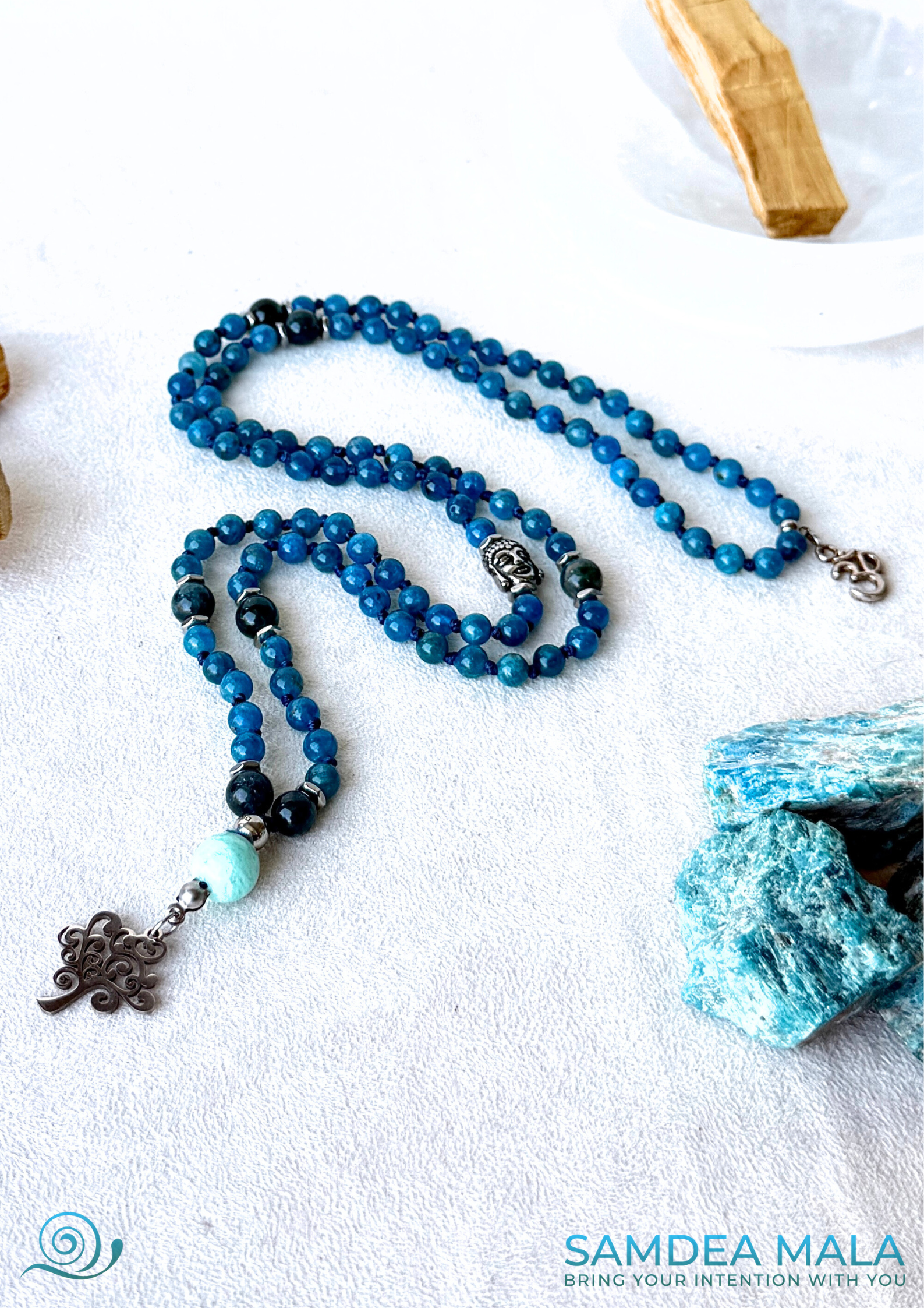 Mini mala in Apatite with Buddha, OM small charm and three of life. Meru bead in Amazzonite