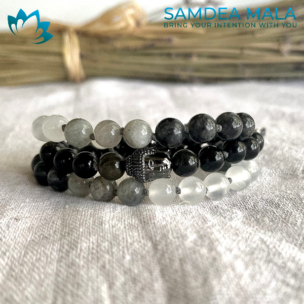 Half mala and three-round bracelet in obsidian, labradorite and selenite