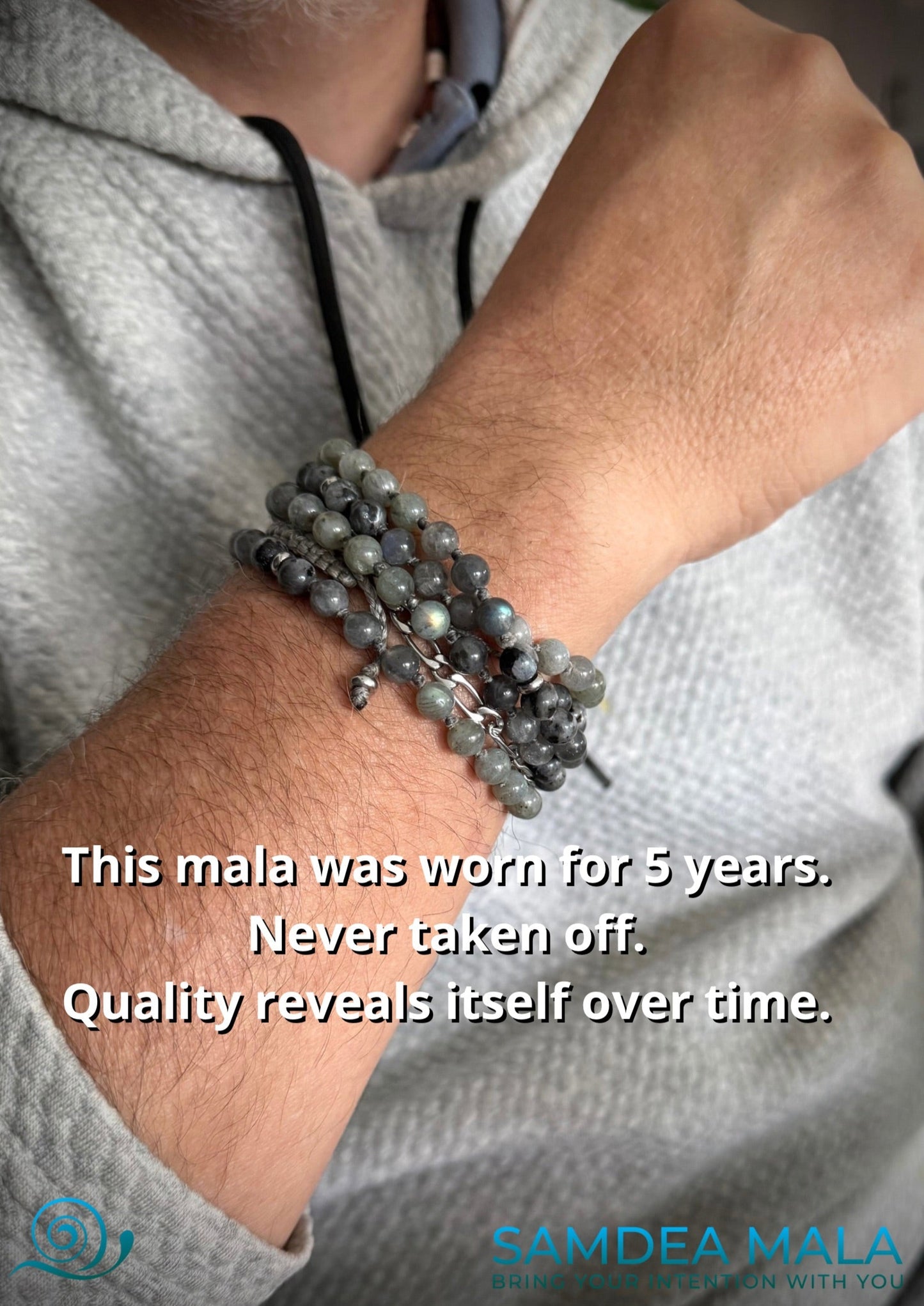Samdea Mala multi round bracelet in labradorite – Mala for meditation, Mala necklace, Custom mala beads, 108 prayer beads, Custom mala, handmade spiritual jewelry with grey-blue natural stones. A meditation mala bracelet for intuition, inner vision, and third eye activation.