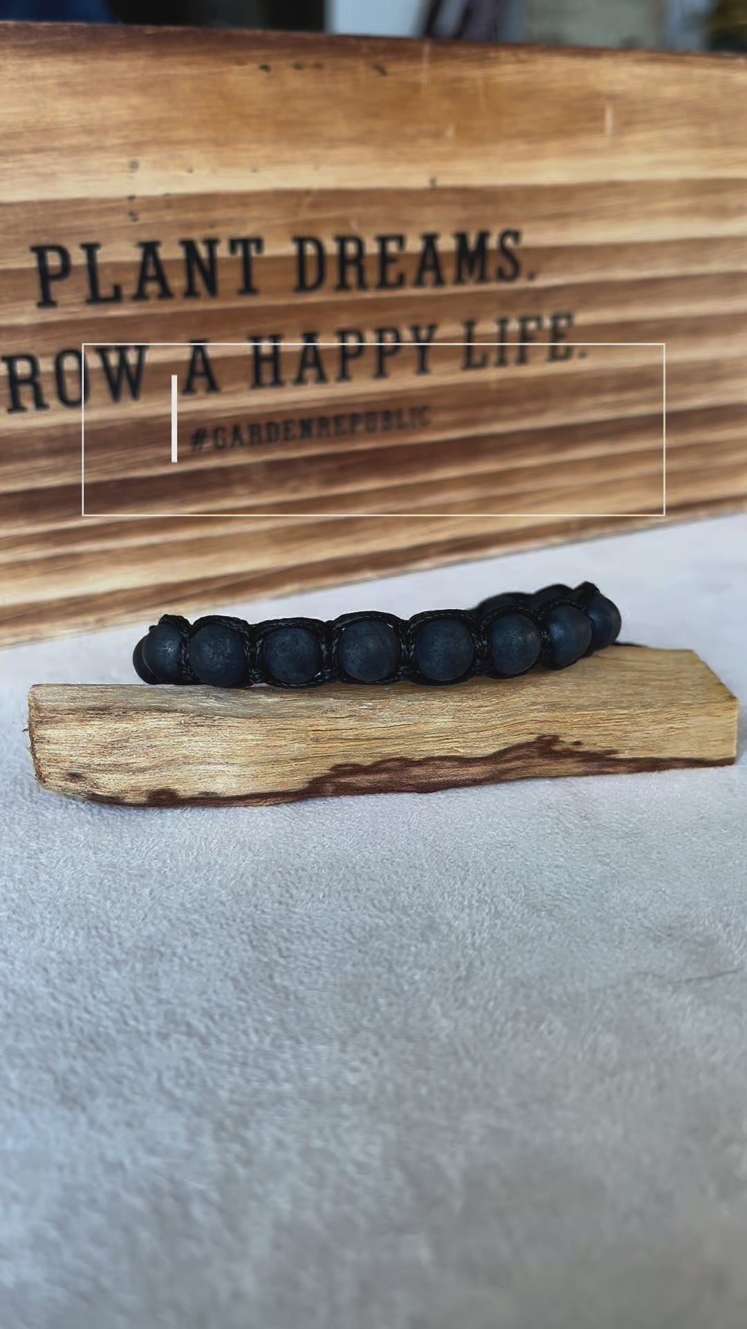 Video Shungite Shamballa bracelet for protection