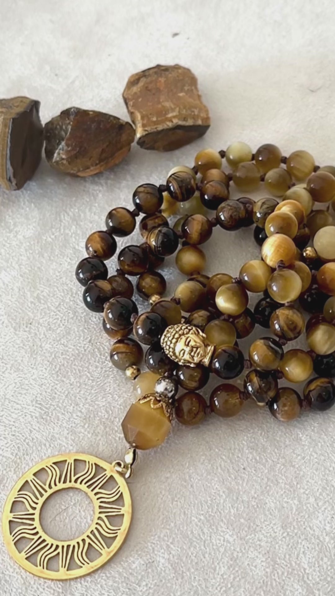 Yellow jade mala beads for Leo zodiac, supporting expansion and confidence
