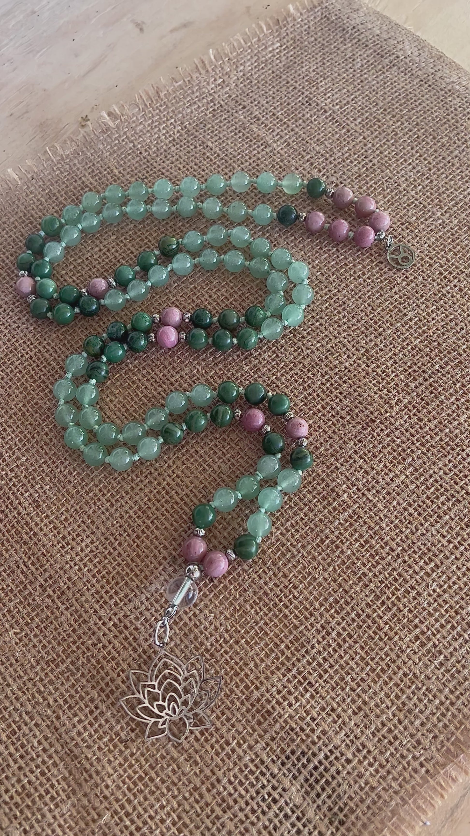 Spiritual mala with green stones for Taurus sign – emotional and creative support