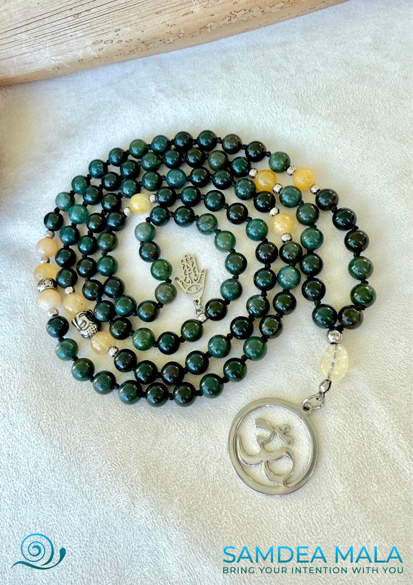 Full green traditional mala necklace with OM pendant – hand knotted with 108 untreated gemstone beads, OM pendant in stainless steel. Samdea Mala