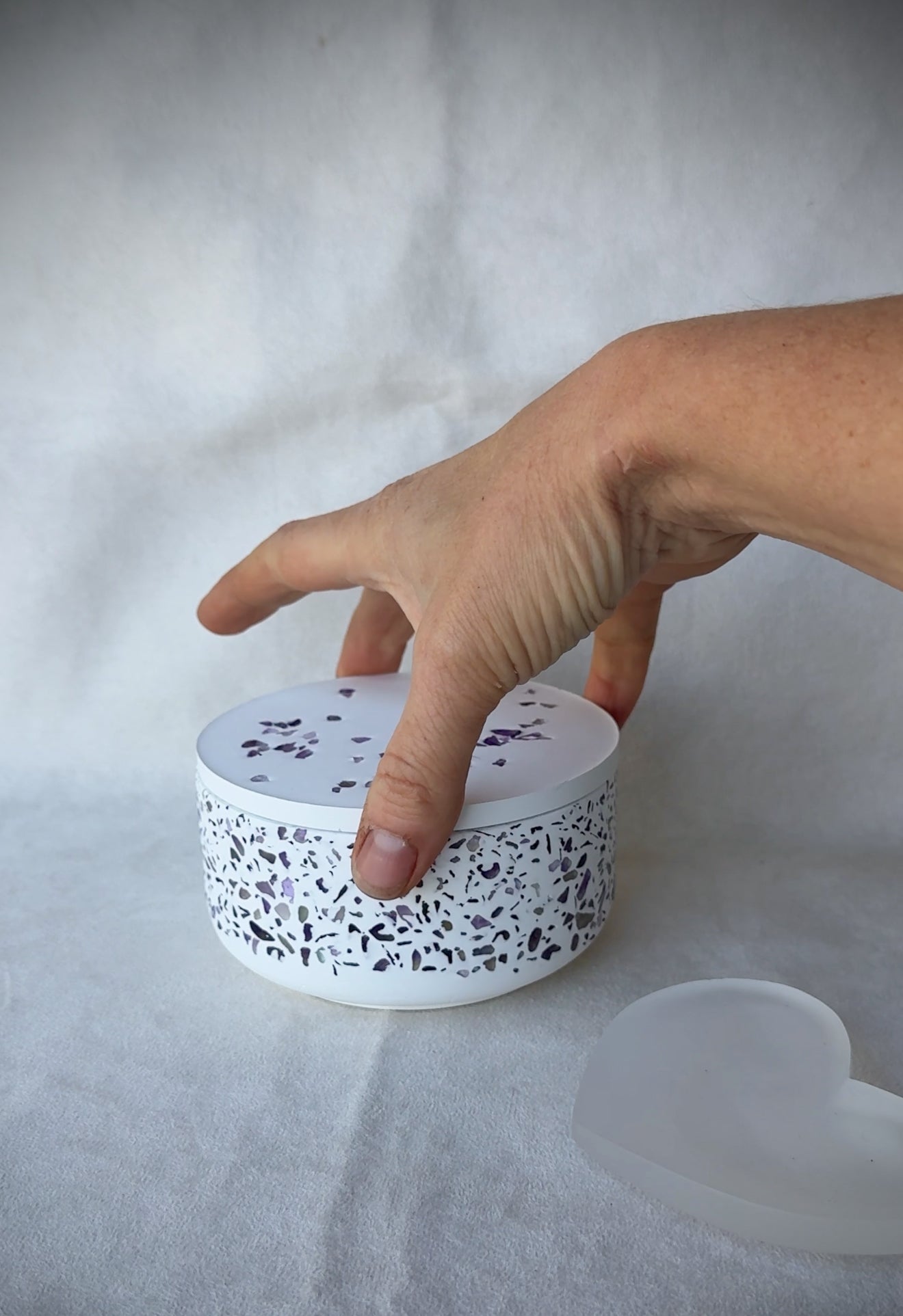 Crystal Cleansing and Charging Bowl – Amethyst and Quartz for Purifying and Recharging Crystals | Jewelry Holder for Mala Beads