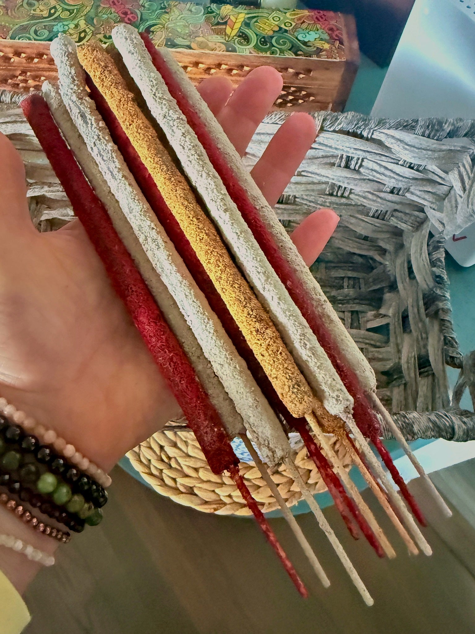 hand holding resin rolled incense sticks with Himalayan herbs and spices for a natural home ritual. Plant-based artisan incense sticks hand-rolled in India, natural non-toxic ingredients. Resin rolled incense stick texture detail showing herbal blend and artisan hand rolled Nag Champa tradition
grounding, presence, and a clean spiritual home ritual Samdea Mala 