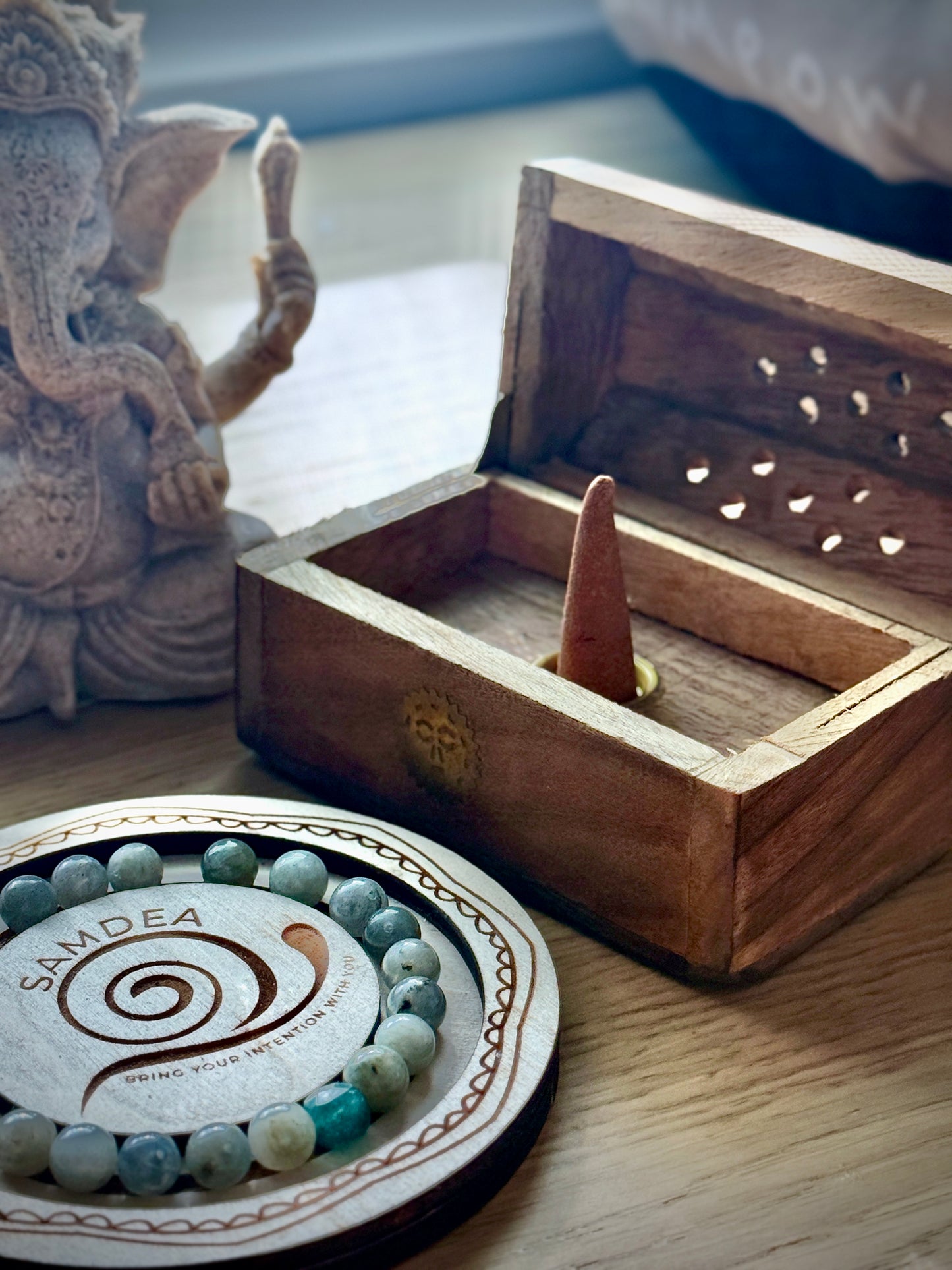 Indian-Style Incense Cones (8 pcs) - Assorted Fragrances for Meditation, Relaxation and Ritual - Cones for Meditation, Relaxation and Ritual - Samdea Mala