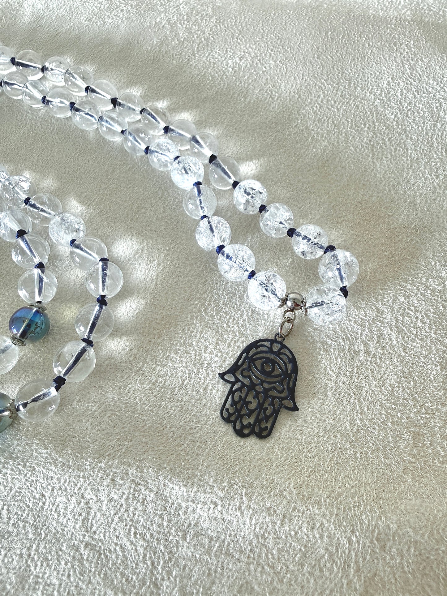 Collana Mala in Quarzo Ialino, Perline Aqua Aura, 108 Perline da Preghiera Meditative, Ciondolo Hamsa