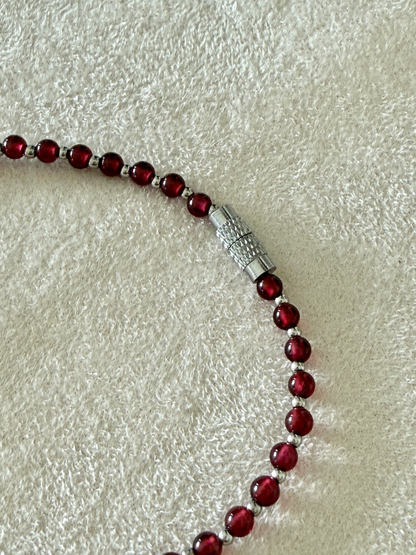 Natural Garnet Choker Necklace – AA Grade 4mm Beads, Stainless Steel Clasp for Strength