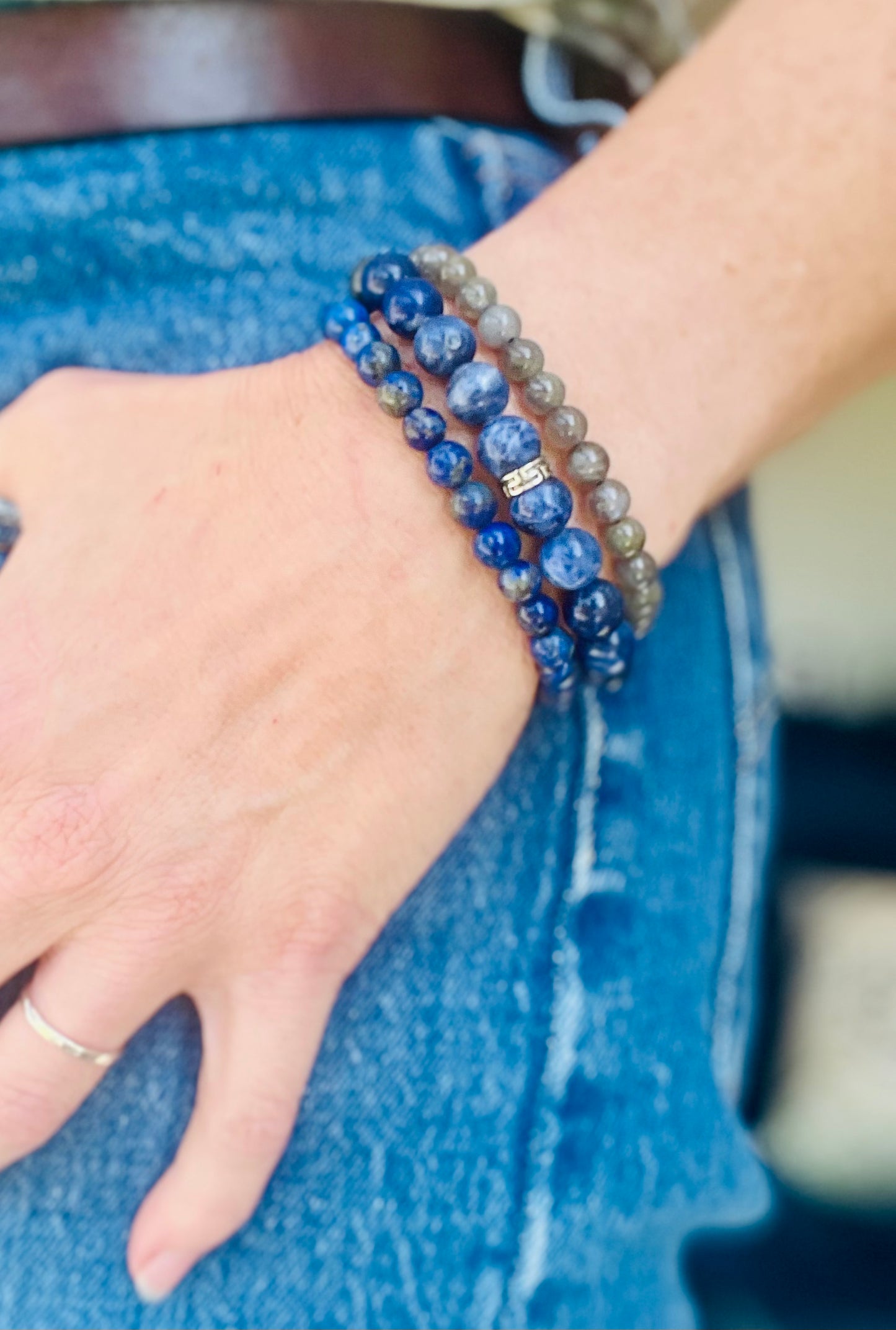 Elastic Bracelet in Labradorite