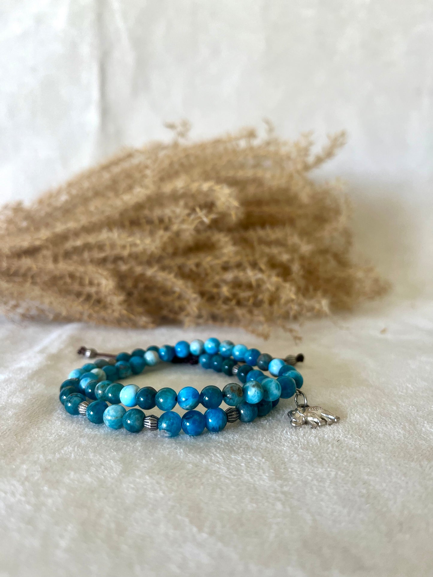 Knotted Bracelet in Apatite - meditation bracelet, intention bracelets, custom mala, tibetan wrist mala, energy crystals bracelets, spiritual mala, bracelets with crystals, custom mala bracelet, natural gemstones bracelets - Samdea Mala