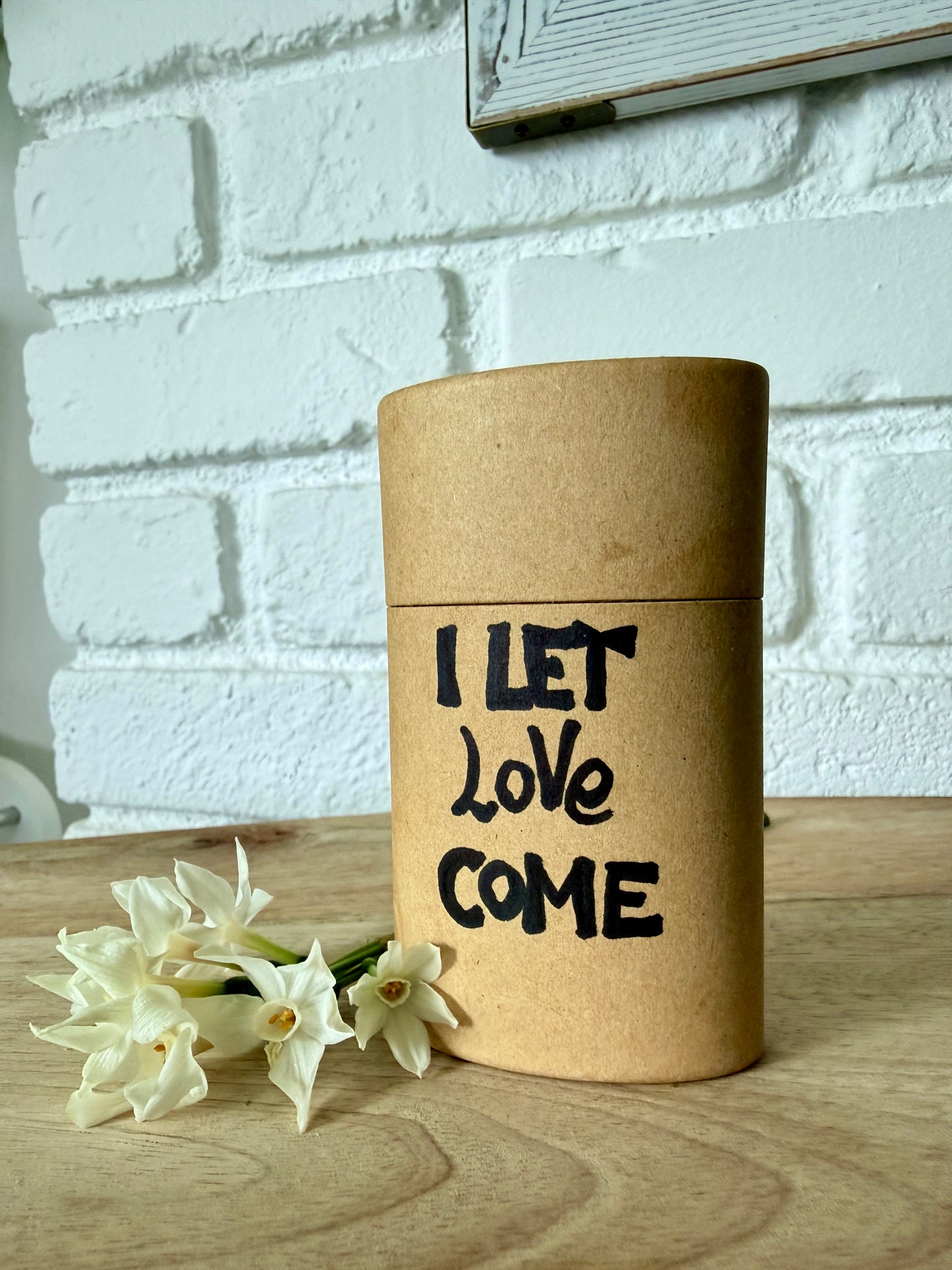 Vegan, pure deodorant stick, 100% natural ingredients, plastic free, gentle deodorant. Intentional cosmetics cruelty free. Write your Intention.