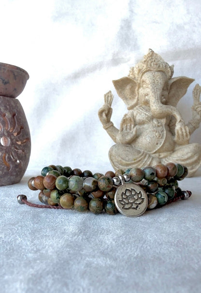 Green Mala bracelet 6 mm - mala fro man, lotus charm