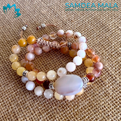 Half Mala and bracelet beads, spiritual jewlry in agate with big stone. Lightweight mala beads spiritual jewelry
