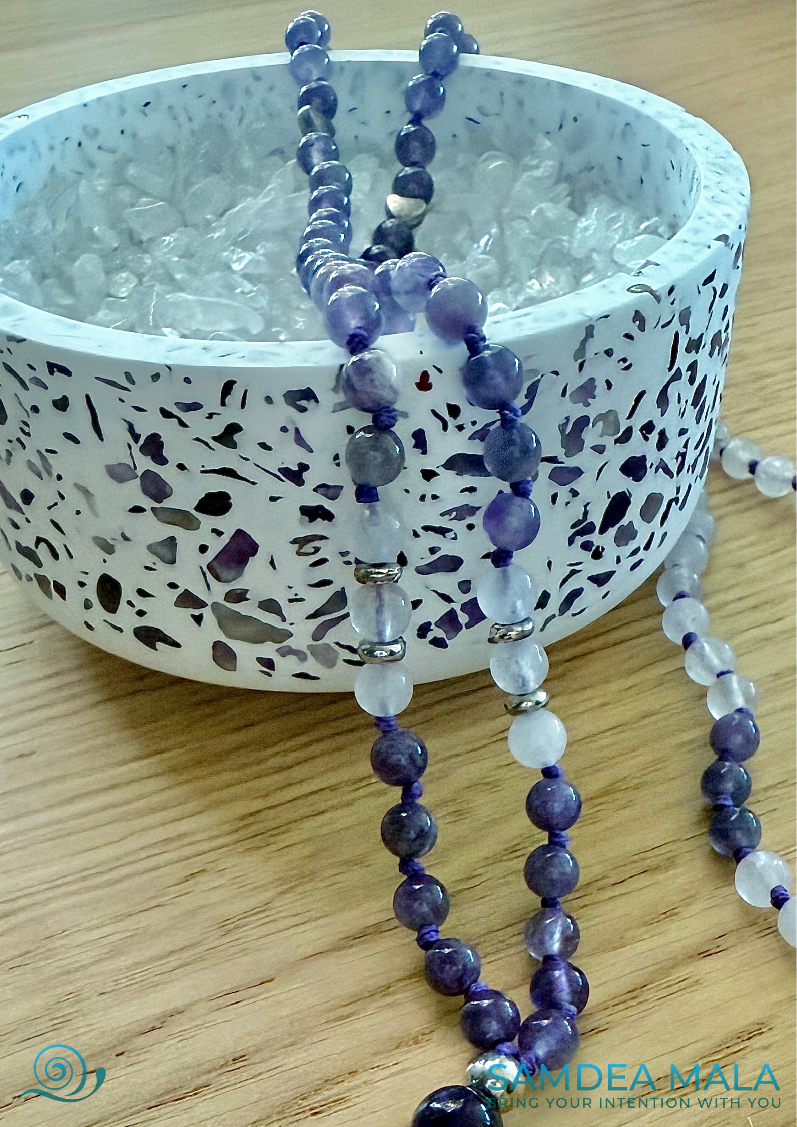 Natural crystals charging  and cleansing bowl for cleansing gemstones and mala beads with amethyst mala