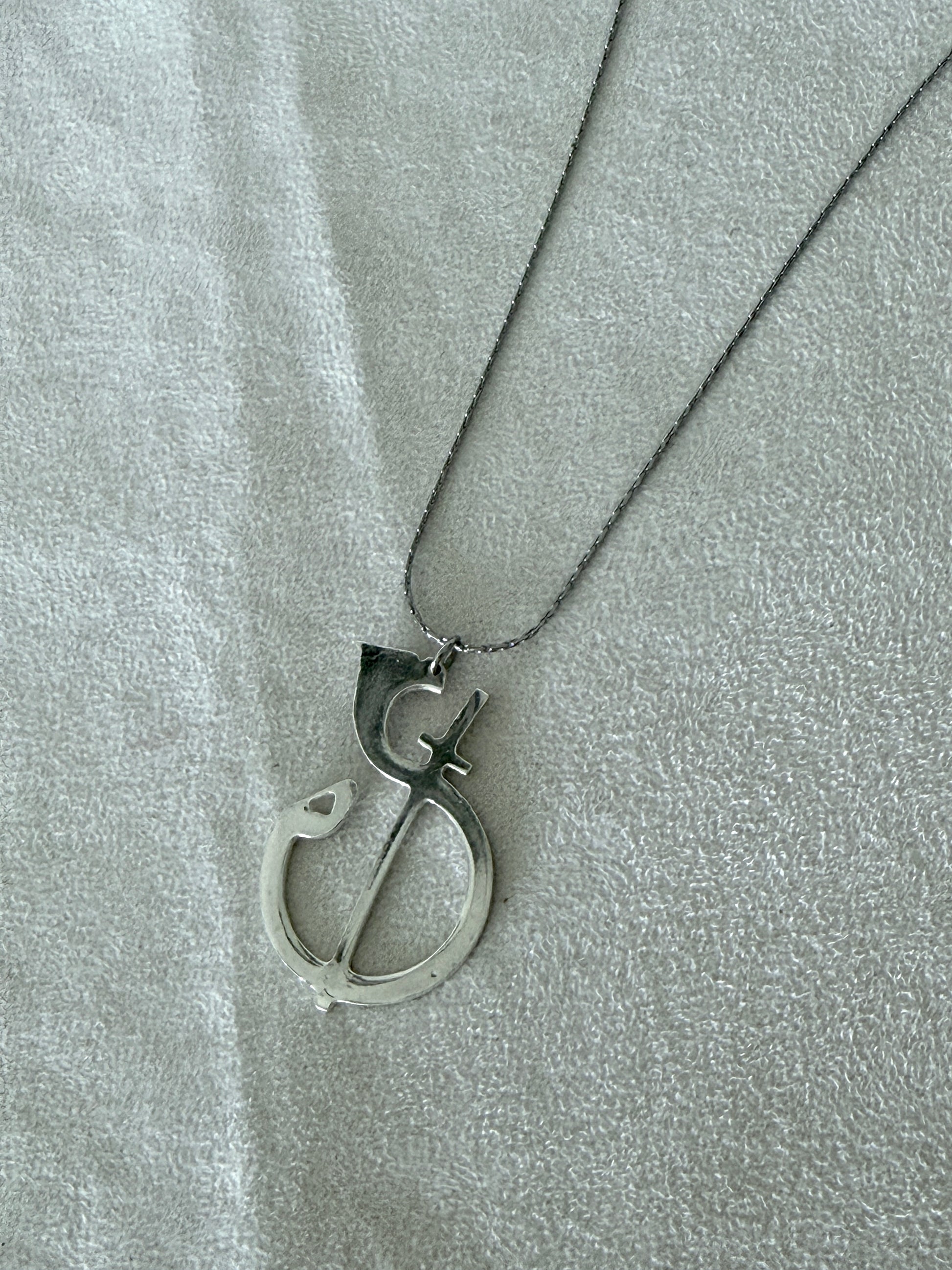 Odaka Yoga - The Symbol - necklace - Samdea Mala Francesca Cassia e Roberto Milletti silver pendant