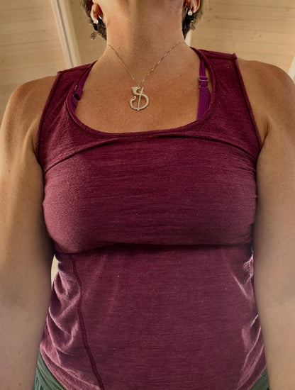 Odaka Yoga - The Symbol - necklace - Samdea Mala Francesca Cassia e Roberto Milletti silver pendant worn