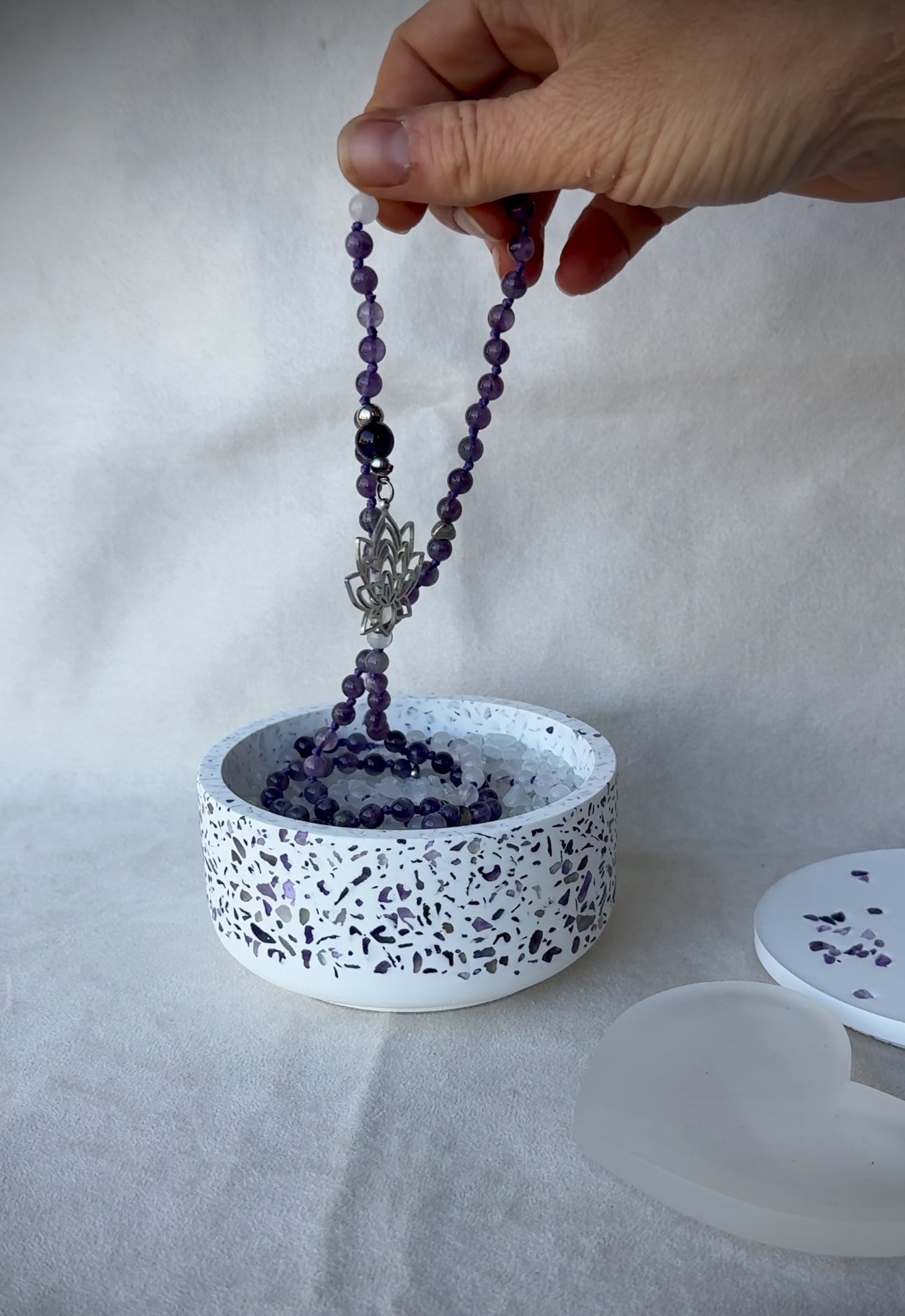 Crystal Cleansing and Charging Bowl – Amethyst and Quartz for Purifying and Recharging Crystals | Jewelry Holder for Mala Beads
