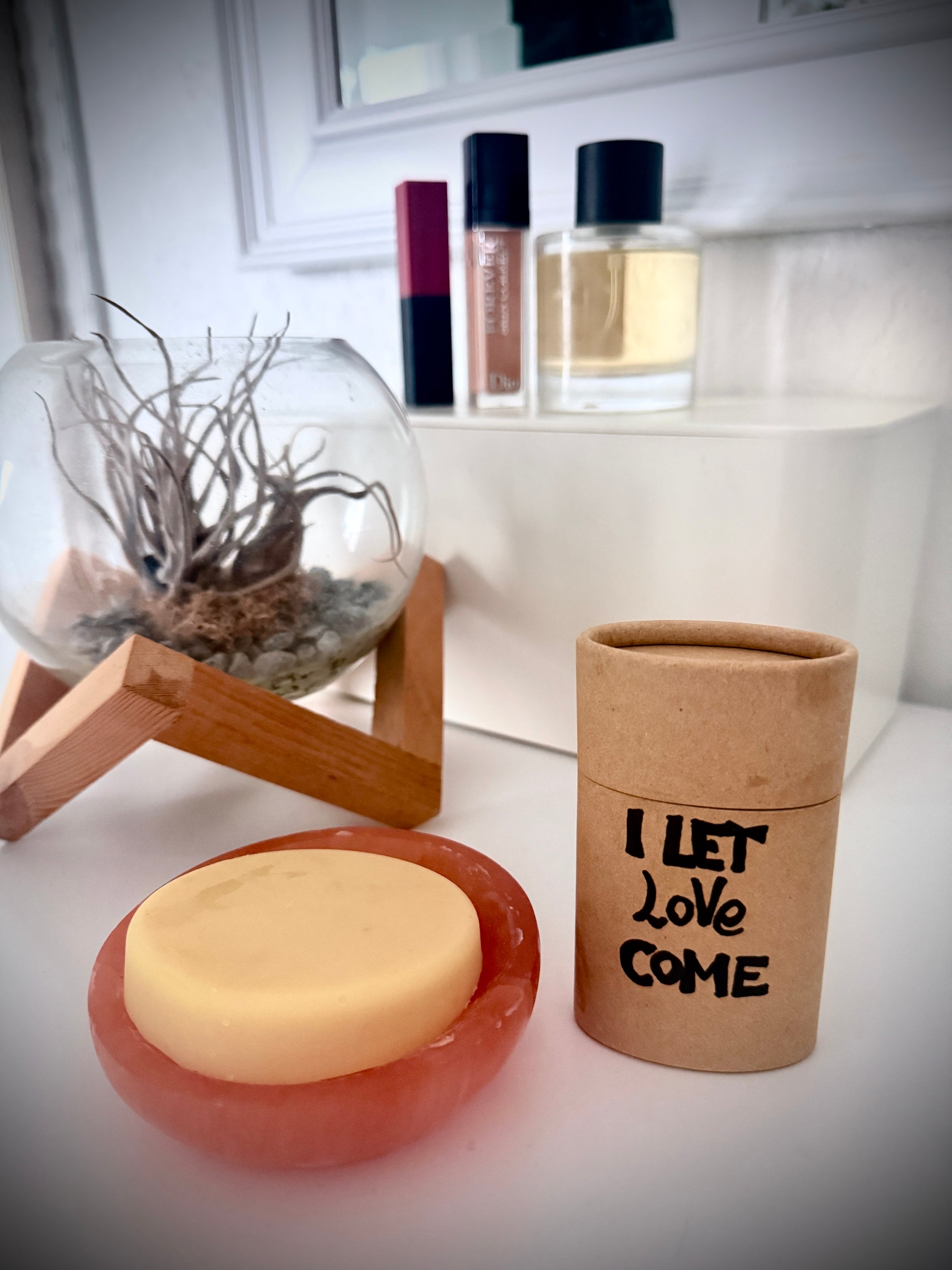 Vegan, pure deodorant stick, 100% natural ingredients, plastic free, gentle deodorant. Intentional cosmetics cruelty free. Write your Intention.