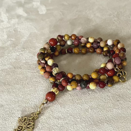 Mala in Mookaite and Red Jasper -, custom mala, spiritual mala, here and now, presence, personal grow - Samdea Mala