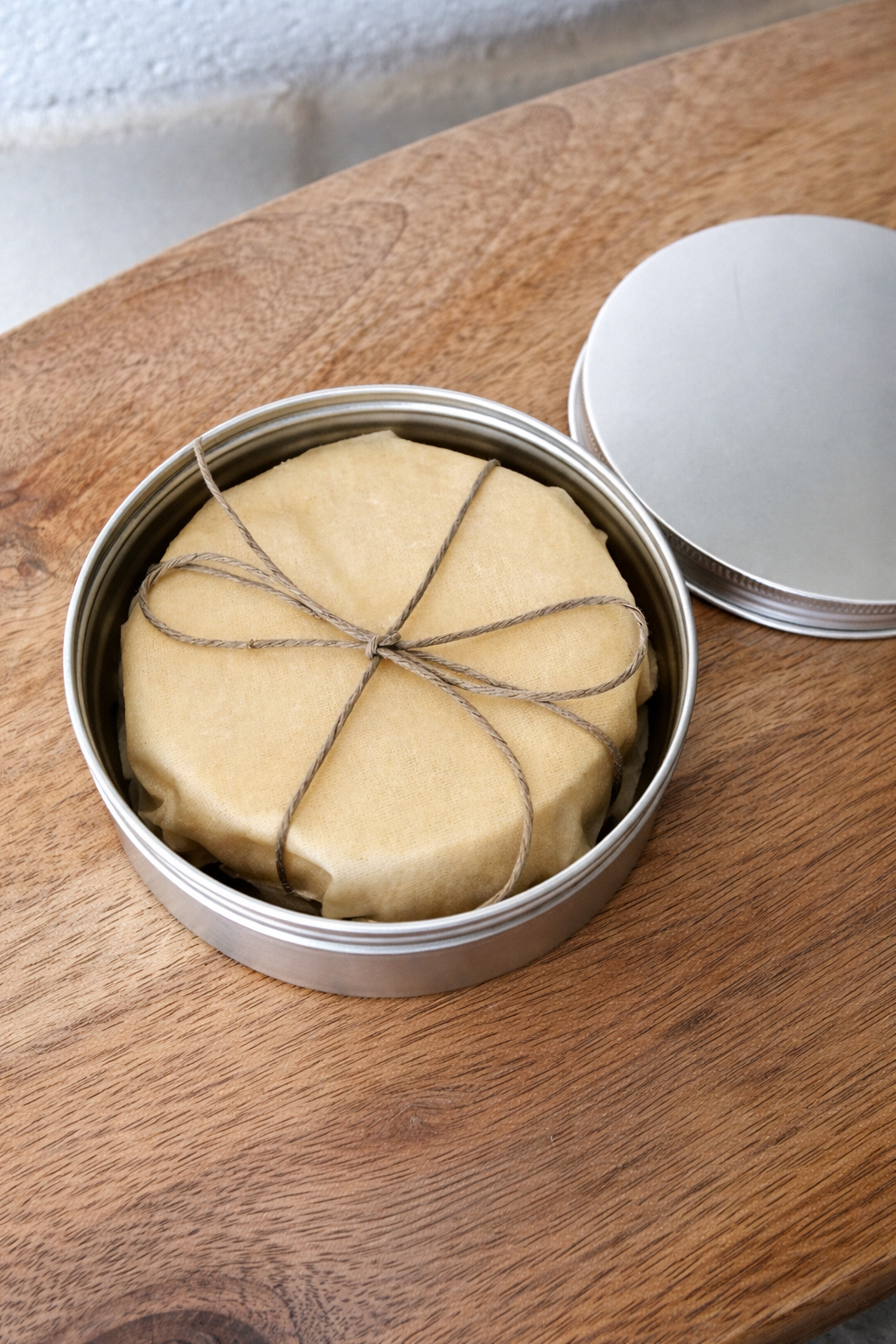 vegan wax wraps no plastic packaging, alluminium packaging skincare, 100% natural ingredients body butter, vegan, organic, organic farming ingredients, small production